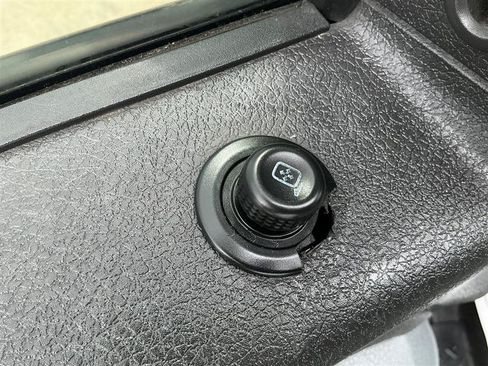 Used 2014 Ford F150 XLT w/ Equipment Group 301A Mid AWD/4WD image 28