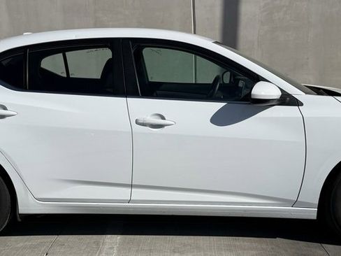 Used 2024 Nissan Sentra SV image 3