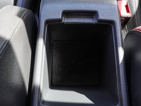 Used 2017 Volkswagen Jetta SE FWD image 40