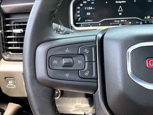 Used 2025 GMC Sierra 2500 AT4 w/ AT4 Premium Plus Package AWD/4WD image 12