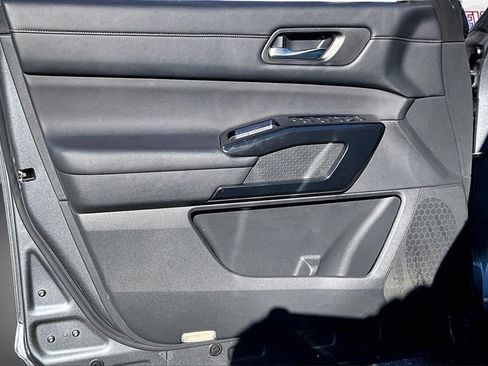 Certified 2022 Nissan Pathfinder SV image 19