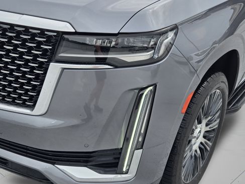 Used 2021 Cadillac Escalade Premium Luxury AWD/4WD image 9