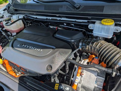 Used 2023 Chrysler Pacifica Touring-L FWD image 30