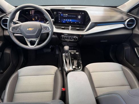Certified 2025 Chevrolet Trax LT w/ Driver Confidence Package FWD image 16