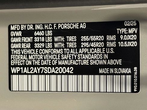 Used 2025 Porsche Cayenne S image 26