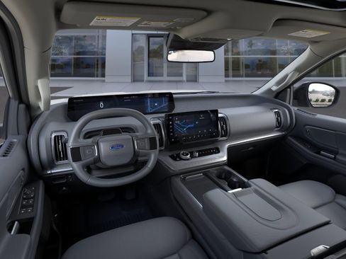 New 2025 Ford Expedition Active RWD image 9