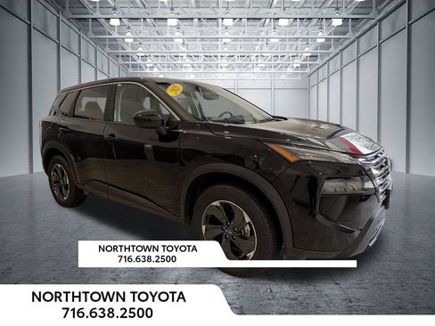 Used 2025 Nissan Rogue SV AWD/4WD image 28