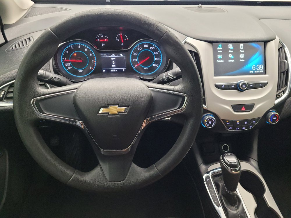 Used 2017 Chevrolet Cruze LS FWD image 22