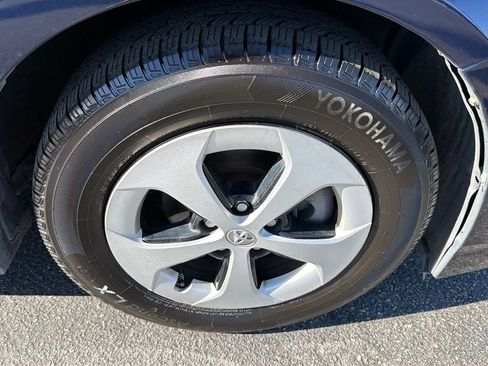 Used 2013 Toyota Prius Two FWD image 15