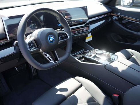 New 2026 BMW i5 eDrive40 w/ M Sport Package image 13