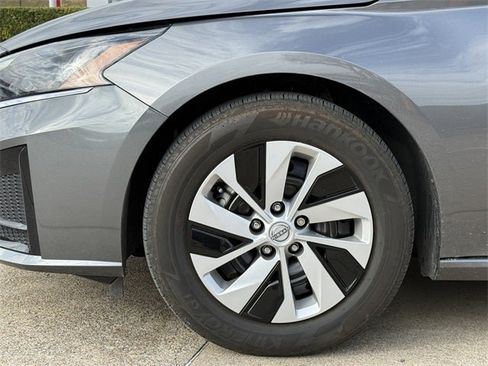 Used 2025 Nissan Altima 2.5 S image 6