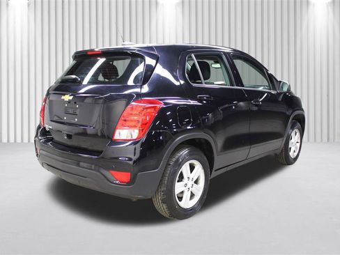 Used 2019 Chevrolet Trax LS image 3