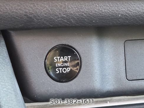 Used 2025 Nissan Rogue S AWD/4WD image 30