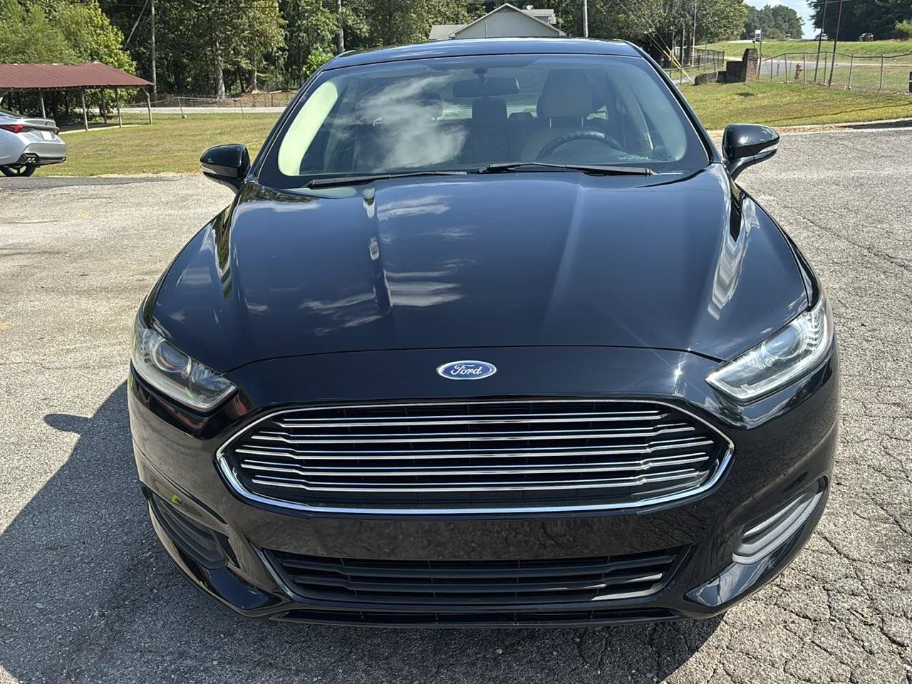 Used 2016 Ford Fusion SE FWD image 3