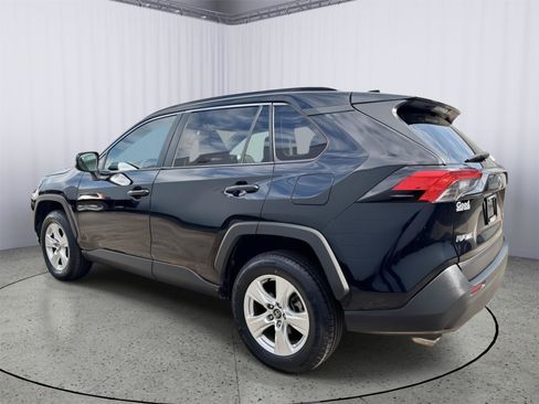 Used 2021 Toyota RAV4 XLE AWD/4WD image 10