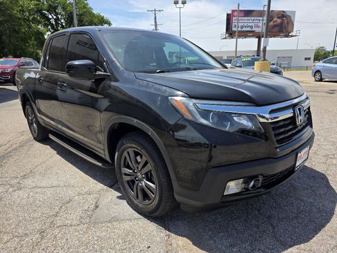 Used 2019 Honda Ridgeline Sport image 3