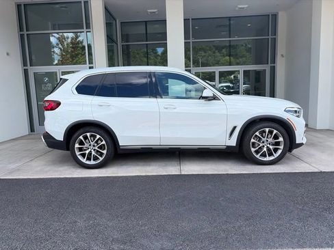 Used 2022 BMW X5 xDrive40i w/ Premium Package AWD/4WD image 2