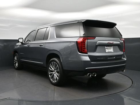 Used 2022 GMC Yukon XL Denali RWD image 5