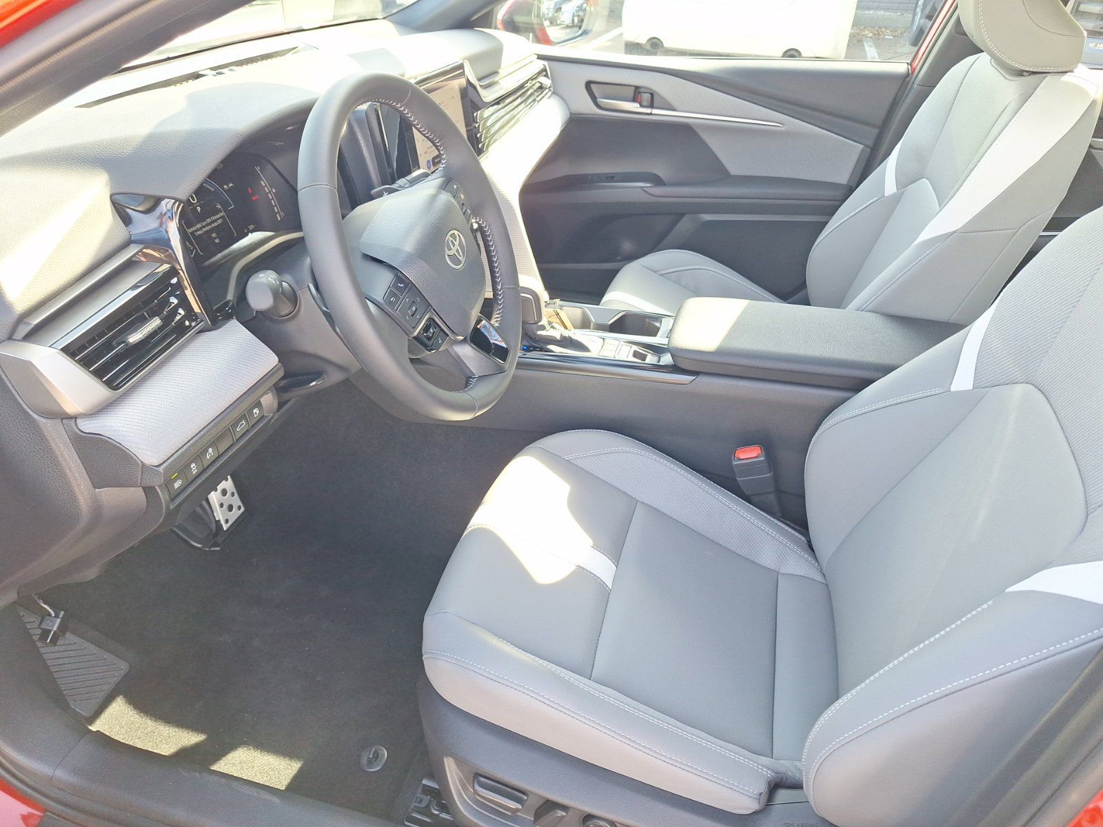 Used 2026 Toyota Camry SE w/ Convenience Package FWD image 15