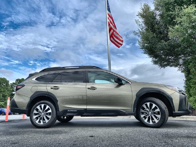 Used 2024 Subaru Outback Limited AWD/4WD image 9
