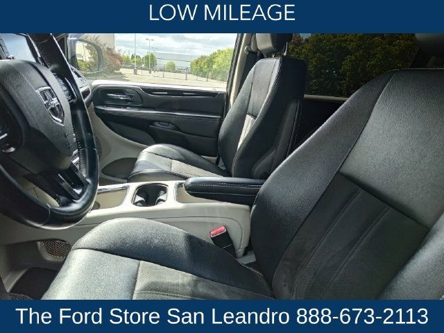 Used 2020 Dodge Grand Caravan SXT FWD image 3