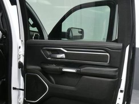 Used 2024 RAM 1500 Laramie AWD/4WD image 12