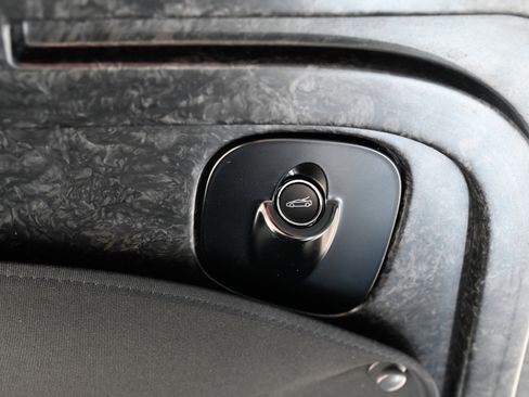 Used 2023 McLaren GT RWD image 38