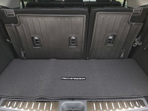 New 2026 Nissan Pathfinder Platinum w/ Accent Package FWD image 13