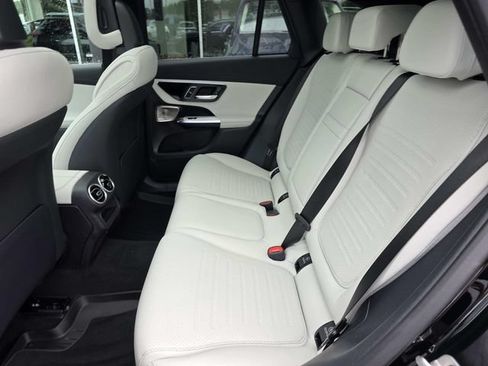 Used 2026 Mercedes-Benz GLC 300 4MATIC image 6