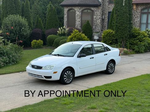 Used 2007 Ford Focus SE FWD image 1