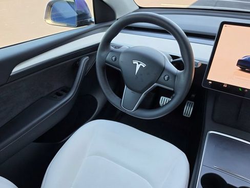 Used 2023 Tesla Model Y Performance AWD/4WD image 38