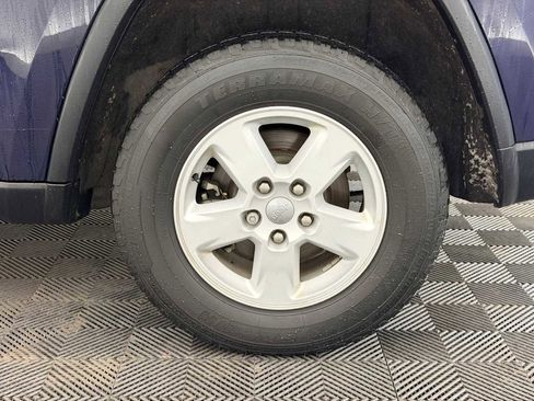 Used 2012 Jeep Grand Cherokee Laredo w/ All Weather Capability Group image 13