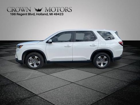 Used 2025 Honda Pilot EX-L image 7