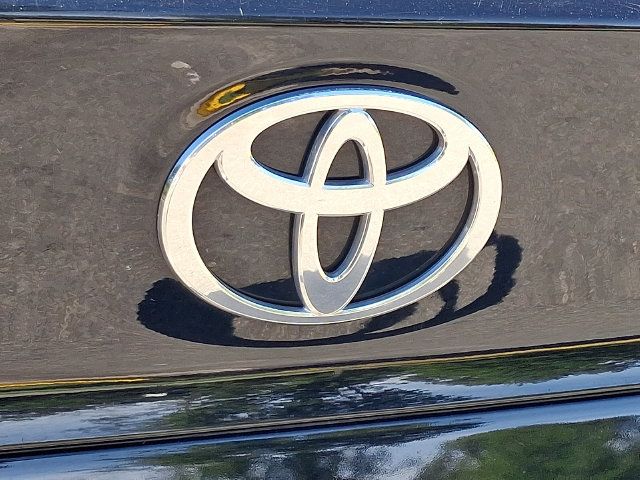 Used 2025 Toyota Camry LE FWD image 28