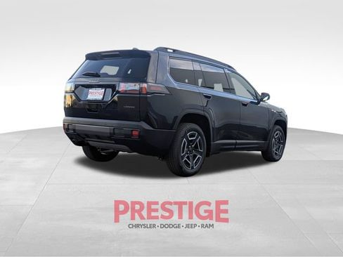 New 2026 Jeep Cherokee Laredo image 5