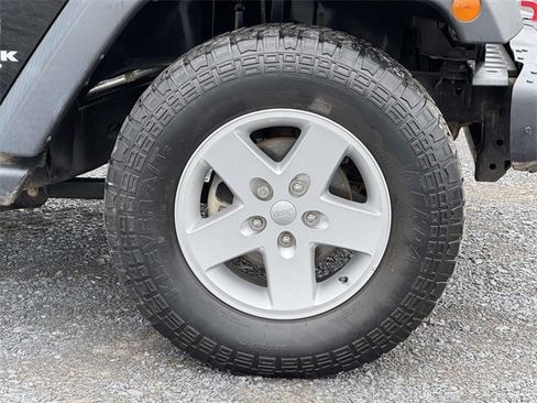 Used 2018 Jeep Wrangler Unlimited Sport S image 24