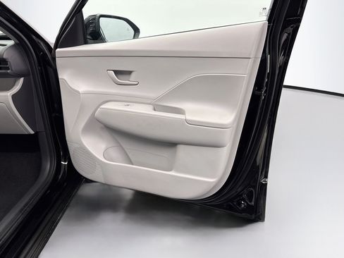 Used 2025 Hyundai Kona SEL FWD image 32