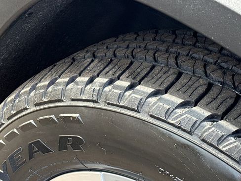 Used 2023 Chevrolet Traverse LT w/ LPO, Floor Liner Package image 11