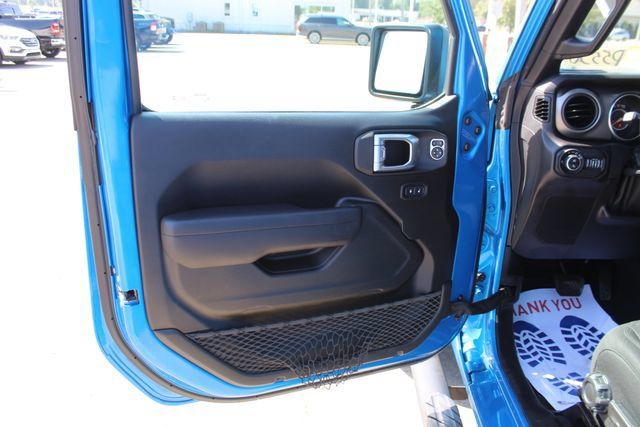 Used 2022 Jeep Gladiator Sport AWD/4WD image 12