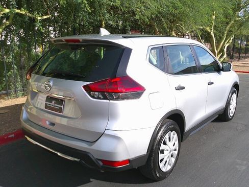 Used 2019 Nissan Rogue S image 6