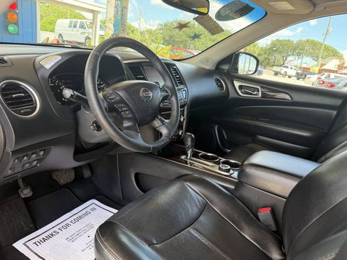 Used 2015 Nissan Pathfinder Platinum FWD image 12