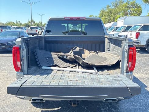 Used 2023 GMC Sierra 1500 AT4 w/ Technology Package AWD/4WD image 9