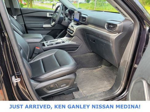 Used 2023 Ford Explorer XLT w/ Equipment Group 202A AWD/4WD image 25