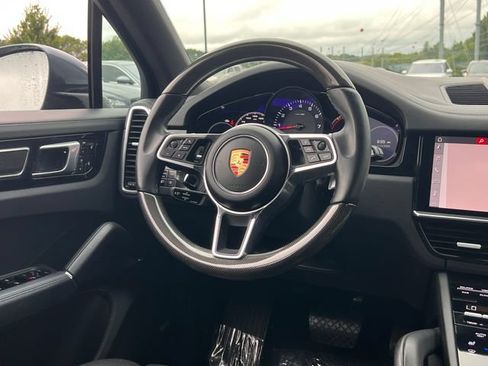 Used 2019 Porsche Cayenne w/ Premium Plus Package AWD/4WD image 18