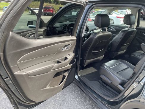 Used 2018 Chevrolet Traverse LT AWD/4WD image 10