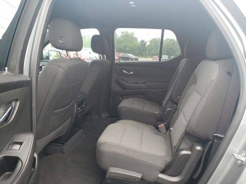 Used 2023 Chevrolet Traverse LT image 16