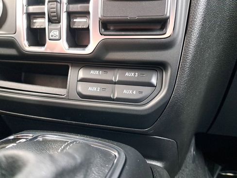 New 2025 Jeep Gladiator Sport AWD/4WD image 28