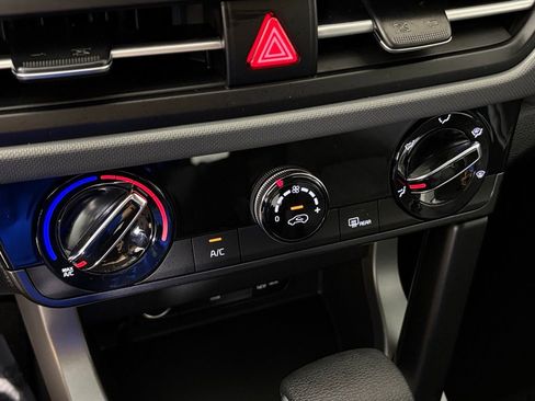 New 2026 Kia Seltos LX FWD image 25