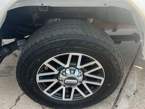 Used 2017 Ford F250 Lariat w/ Lariat Ultimate Package AWD/4WD image 17