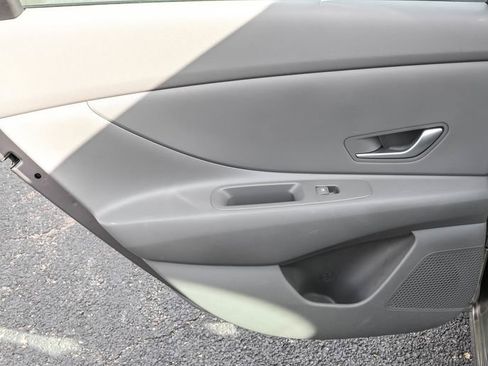 Used 2024 Hyundai Elantra SEL image 27